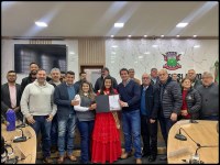 Entrega de um voto de congratulação à 1º PRENDA ADULTA da 18ª Região Tradicionalista,