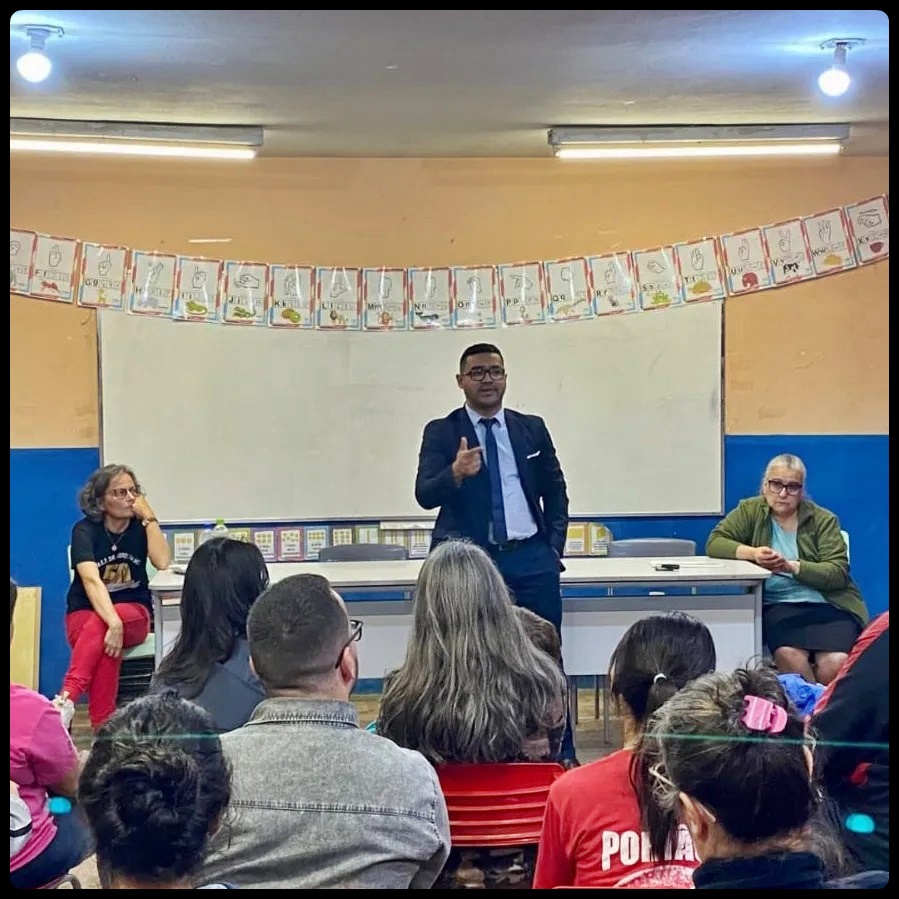 Construção de área coberta.