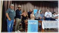  Assinatura de contrato.