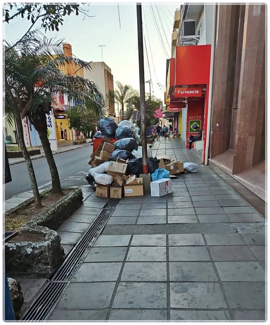 Questão do lixo.