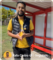 Abrigos de ônibus.