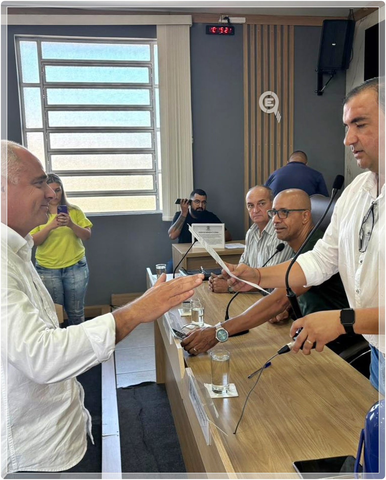 Suplente assume temporariamente .