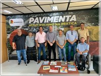 Desassoreamento e pavimentação.