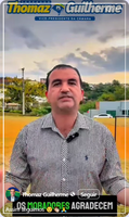 Manutenção da praça no Bairro Jardins.