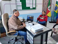 Veículos abandonados em via Pública.