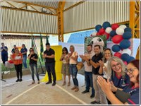Acompanhando inauguração.