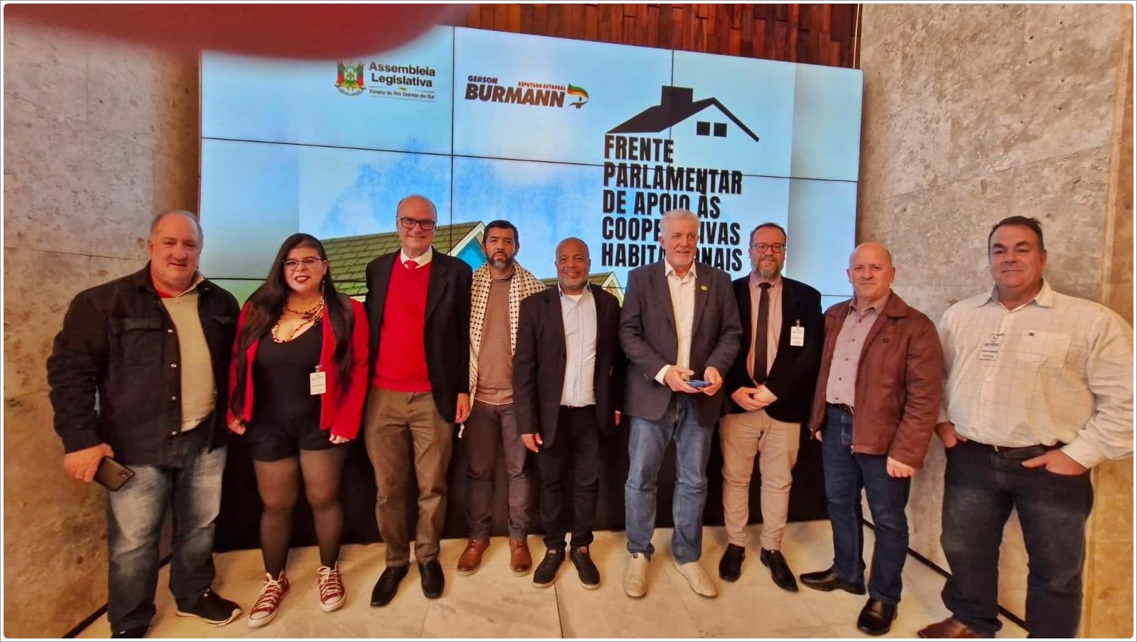 Busca de moradia  através do cooperativismo.