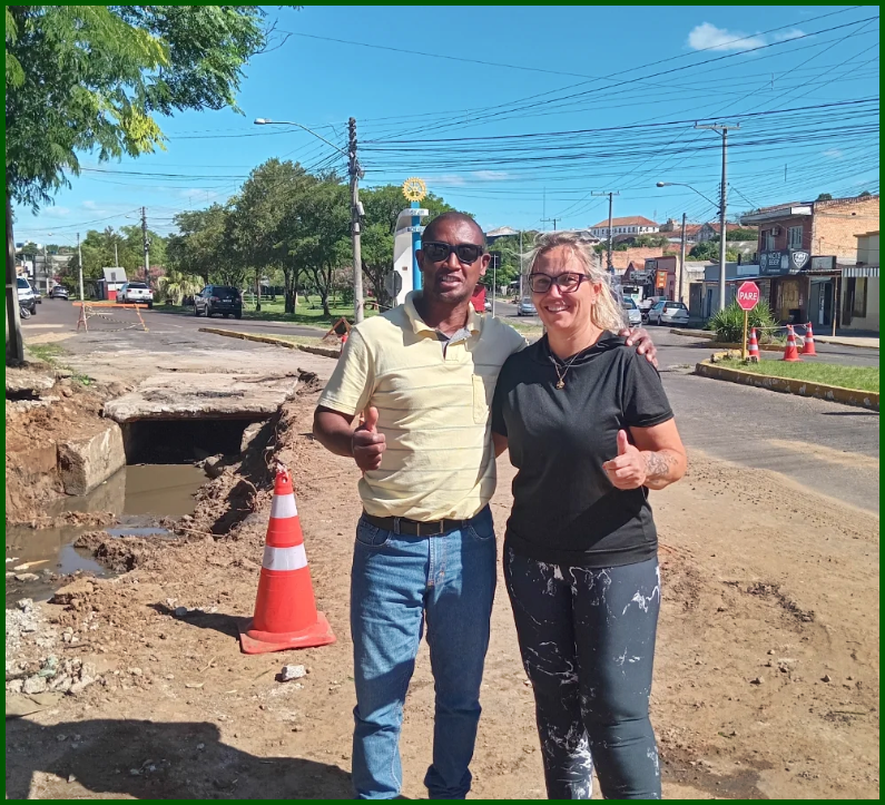 Conversa sobre a região da Praça Artigas.