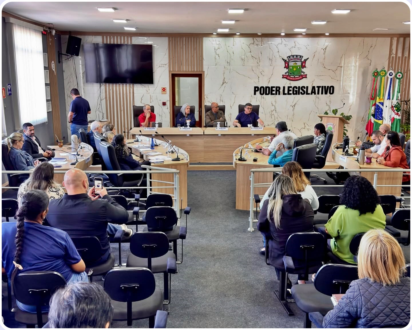  Importante reunião institucional. 