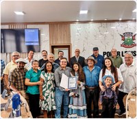 Pelos palcos da nossa região.