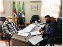 Ex-vereador realiza visita a câmara municipal.
