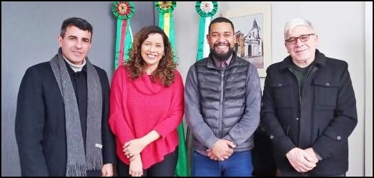 Legislativo santanense recebe visita.